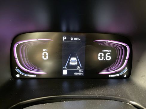 Used 2023 Kia Soul LX w/ LX Technology Package FWD image 21