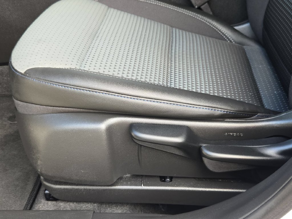 Used 2026 Chevrolet Trax LT FWD image 14