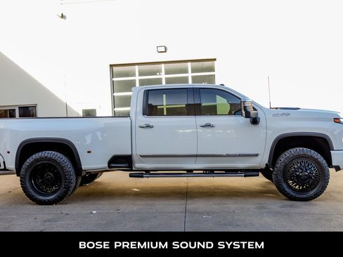 Used 2024 Chevrolet Silverado 3500 High Country w/ High Country Premium Package image 11