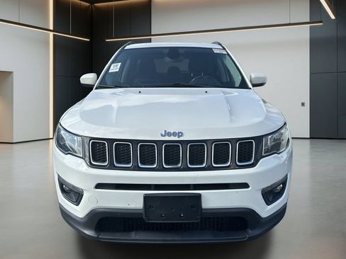Used 2018 Jeep Compass Latitude w/ Cold Weather Group AWD/4WD image 6