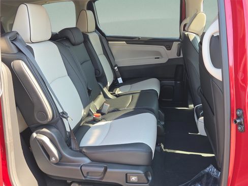 New 2026 Honda Odyssey Elite image 17