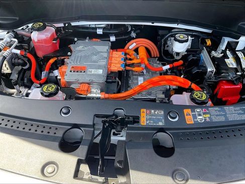 Used 2023 Chevrolet Bolt EUV LT w/ Comfort Package FWD image 29
