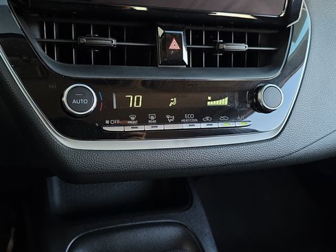 Used 2023 Toyota Corolla LE image 18