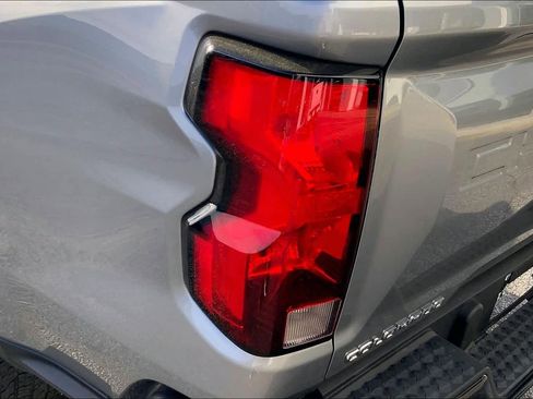 Used 2024 Chevrolet Colorado W/T image 27