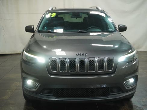 Used 2019 Jeep Cherokee Latitude Plus w/ Cold Weather Group AWD/4WD image 8