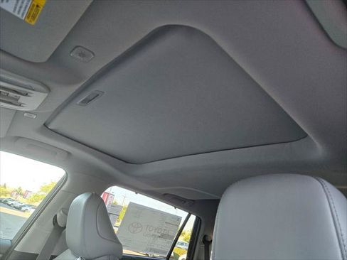 Certified 2026 Toyota Highlander Limited AWD/4WD image 17