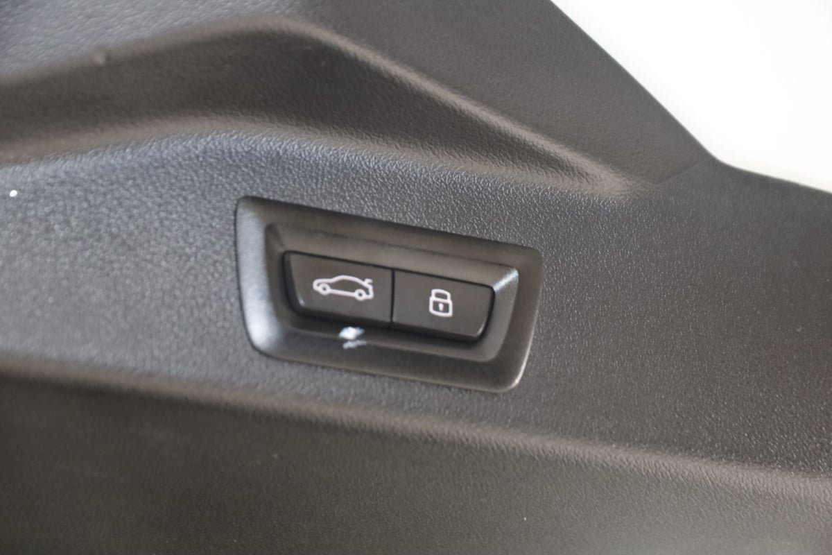Used 2024 BMW X5 xDrive40i w/ Parking Assistance Package AWD/4WD image 40