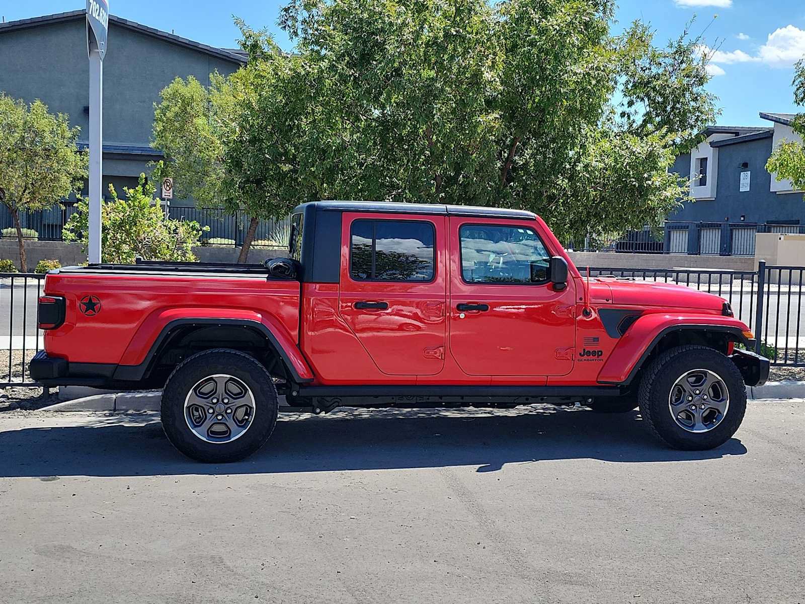 Used 2021 Jeep Gladiator Sport AWD/4WD image 9