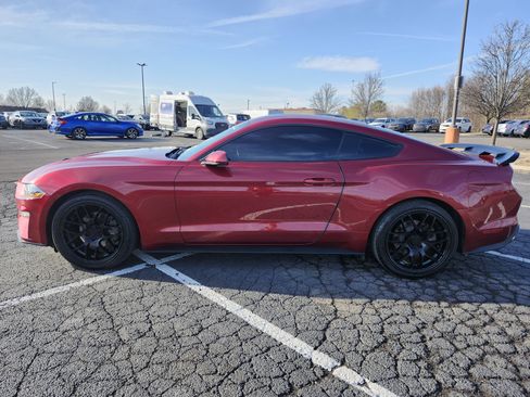 Used 2018 Ford Mustang Coupe image 13