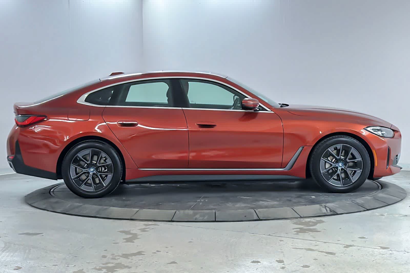 Used 2023 BMW i4 eDrive40 RWD image 8