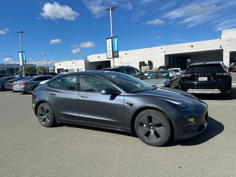 Used 2023 Tesla Model 3 Standard Range RWD image 2