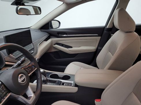 Used 2023 Nissan Altima 2.5 SV w/ SV Premium Package image 17