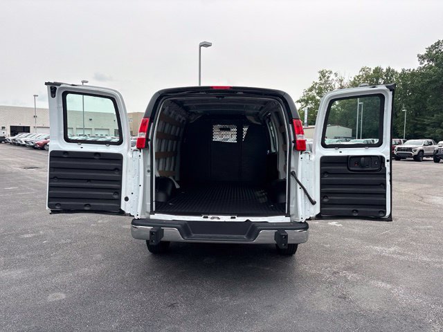 Used 2025 GMC Savana 2500 w/ Driver Convenience Package RWD image 9