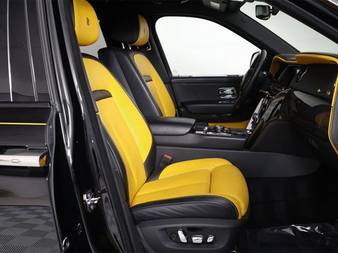 Certified 2023 Rolls-Royce Cullinan Black Badge w/ Driver's Package image 34