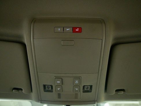 Used 2021 Volkswagen Atlas SE image 18