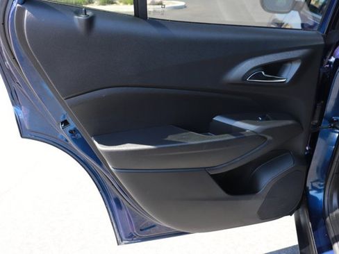 Used 2024 Chevrolet Trax LT FWD image 11