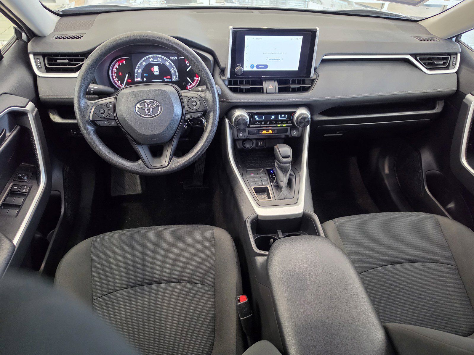 Used 2025 Toyota RAV4 LE AWD/4WD image 20