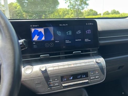 Used 2024 Hyundai Kona SEL AWD/4WD image 22