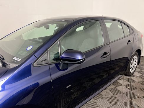 Used 2025 Toyota Corolla LE FWD image 12