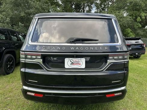 Used 2023 Jeep Grand Wagoneer Series III AWD/4WD image 15