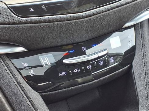 Used 2023 Cadillac XT5 Premium Luxury image 11