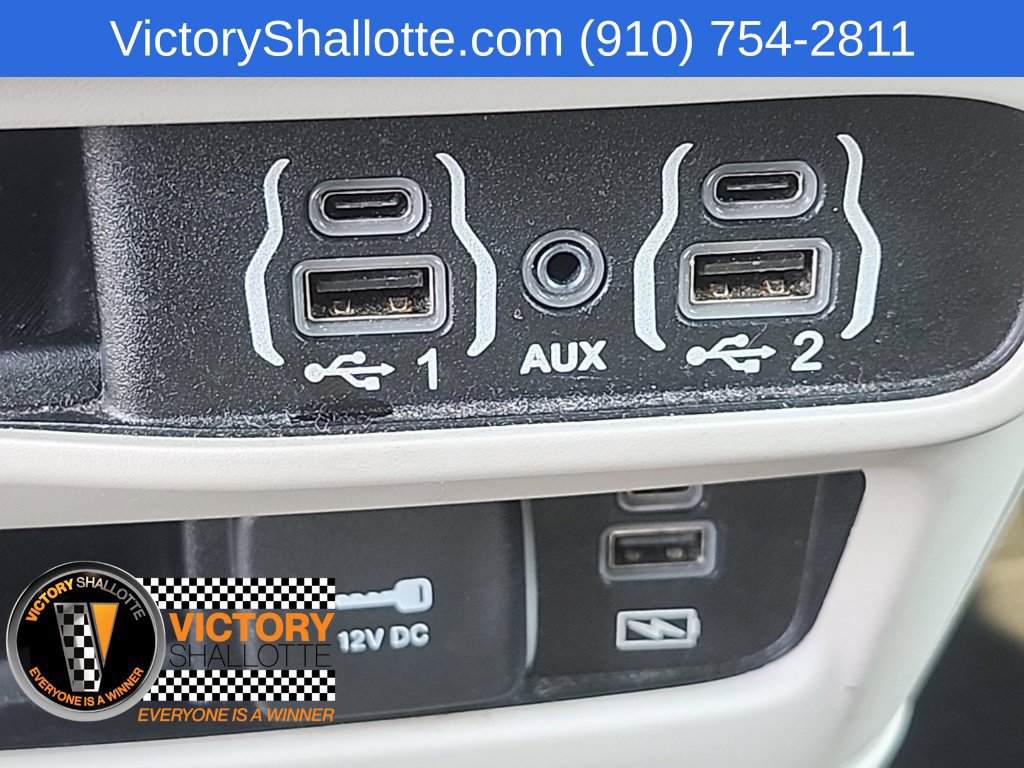 Certified 2022 Chrysler Pacifica Touring-L FWD image 9