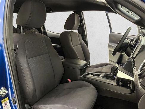 Used 2017 Toyota Tacoma TRD Sport image 21