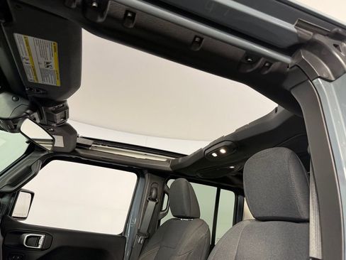 Used 2025 Jeep Wrangler Unlimited Sahara w/ Safety Group image 22