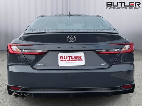 New 2026 Toyota Camry SE FWD image 5