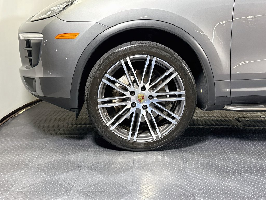 Used 2017 Porsche Cayenne S AWD/4WD image 26