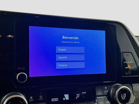 Used 2023 Toyota Highlander XLE FWD image 12