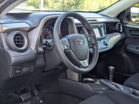 Used 2013 Toyota RAV4 XLE FWD image 10