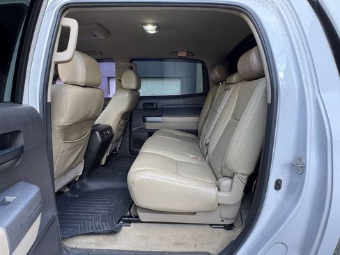 Used 2010 Toyota Tundra 4x4 CrewMax image 22