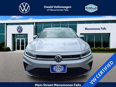 Used 2026 Volkswagen Jetta Sport FWD image 2
