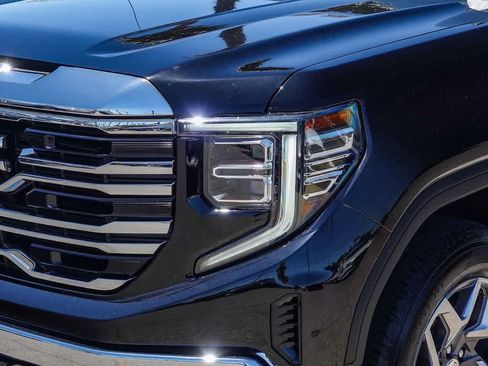 Used 2024 GMC Sierra 1500 SLT w/ SLT Premium Package AWD/4WD image 8