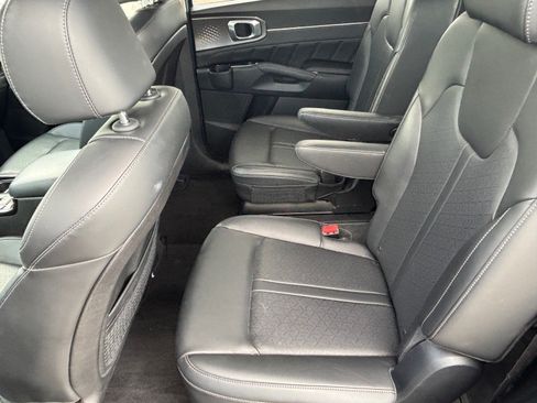 Used 2023 Kia Sorento SX AWD/4WD image 29