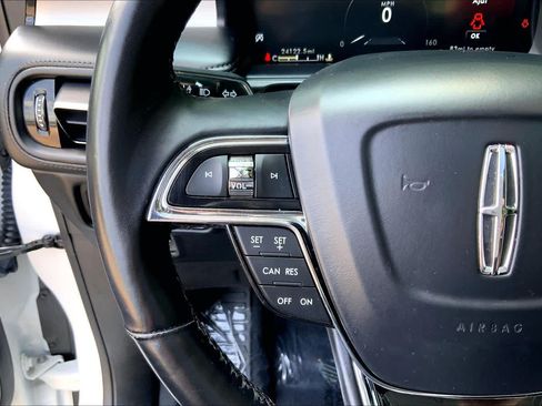 Used 2023 Lincoln Nautilus Reserve AWD/4WD image 22