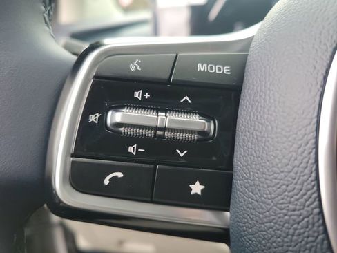 New 2026 Kia Carnival EX image 22