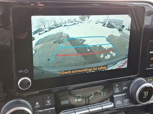 Used 2024 Toyota Highlander XLE image 20