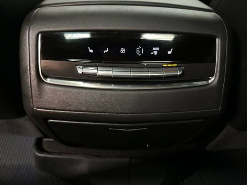 Used 2024 Cadillac Escalade ESV Premium Luxury w/ Performance Package AWD/4WD image 25