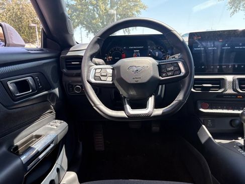 Used 2025 Ford Mustang Coupe RWD image 6