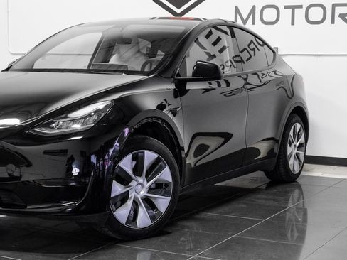 Used 2021 Tesla Model Y Long Range image 10