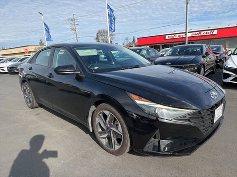 Used 2023 Hyundai Elantra SEL w/ Convenience Package image 1