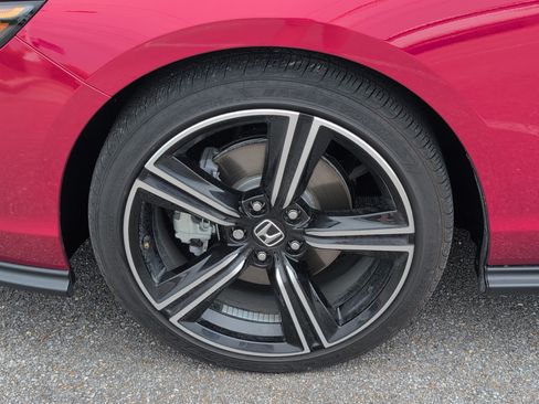 Used 2024 Honda Accord Sport image 11