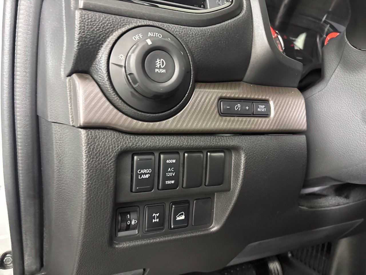 Used 2024 Nissan Titan PRO-4X w/ Pro-4x Convenience Package AWD/4WD image 9