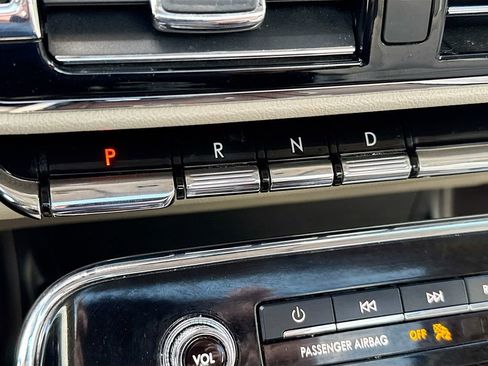 Used 2020 Lincoln Navigator L Reserve w/ Luxury Package image 17