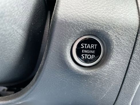Used 2024 Nissan Frontier SV w/ SV Convenience Package RWD image 22