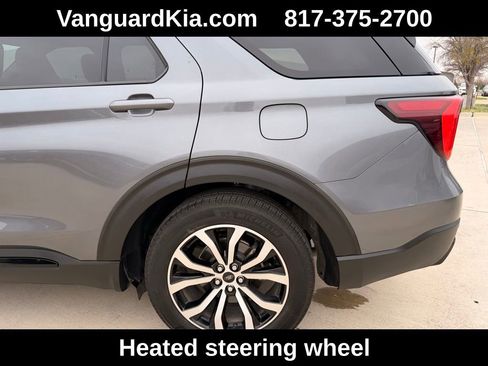 Used 2025 Ford Explorer ST-Line image 13