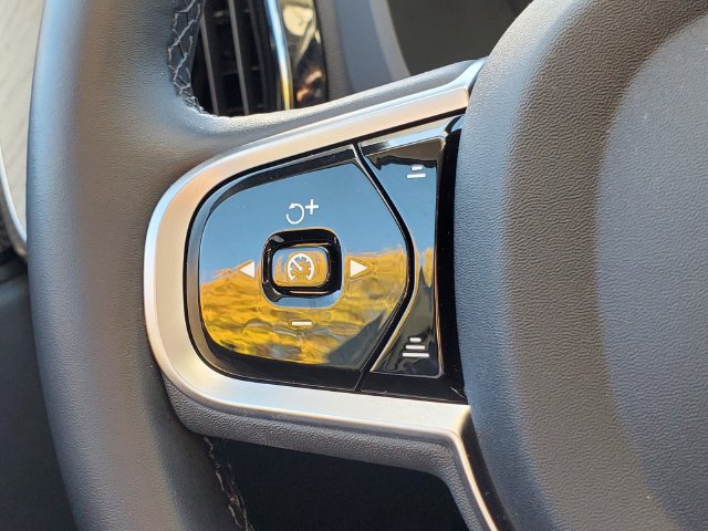 Used 2025 Volvo XC60 T8 Plus w/ Protection Package Premier AWD/4WD image 19