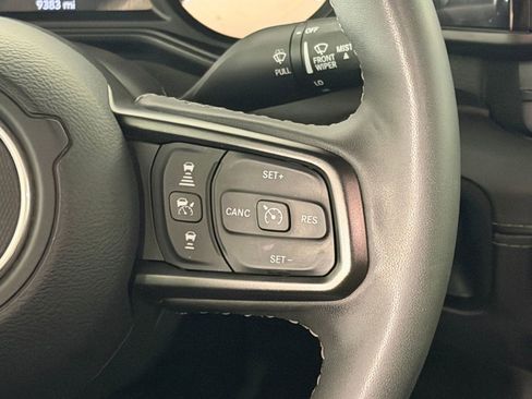 Used 2025 Jeep Gladiator Mojave AWD/4WD image 15
